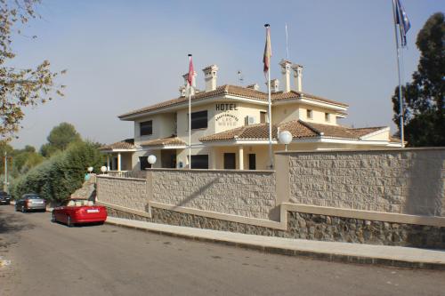 Hotel Las Nieves - last minute hotel in Nambroca