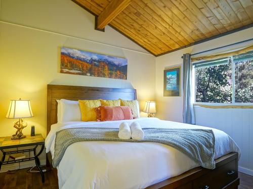 Hills Mountain Hideaway in Midland, United States