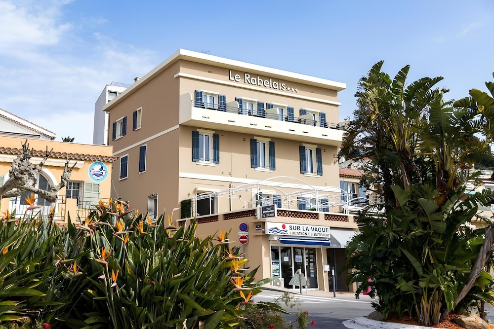 Hôtel Le Rabelais in Le Lavandou, France