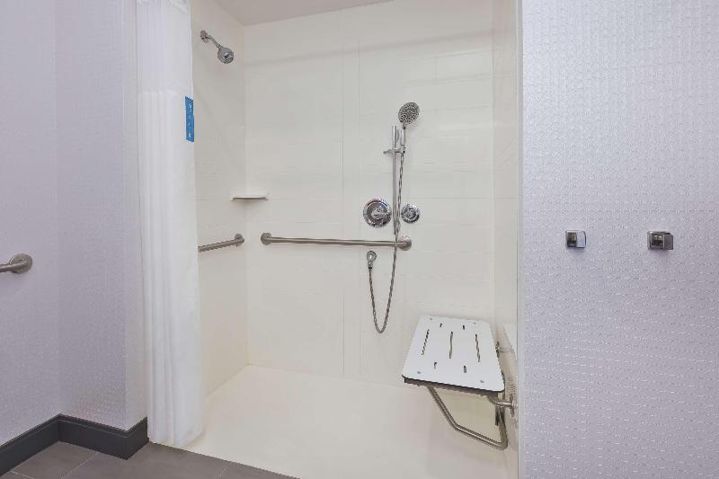 Hampton Inn Sedalia - photo 11
