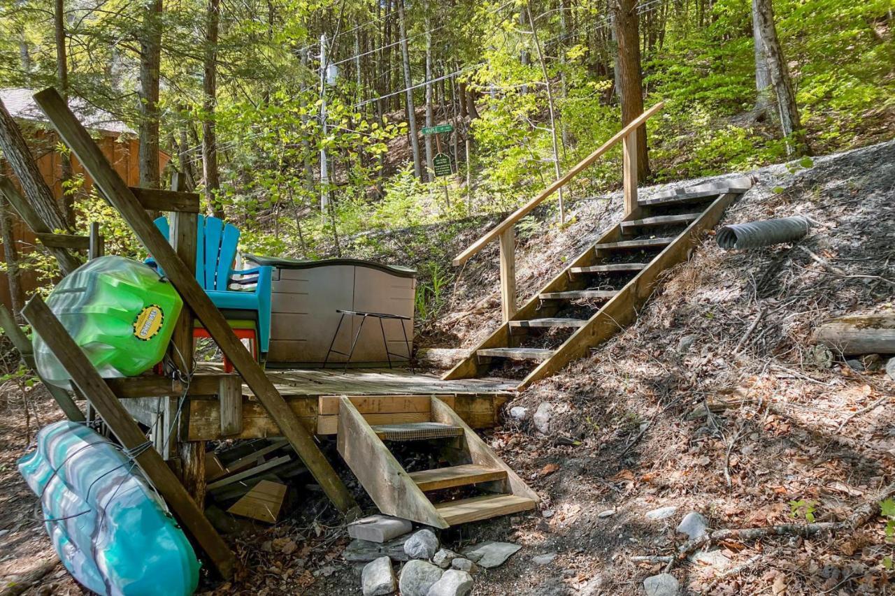 Beebe Pond Paradise - carbon neutral hotel in Castleton