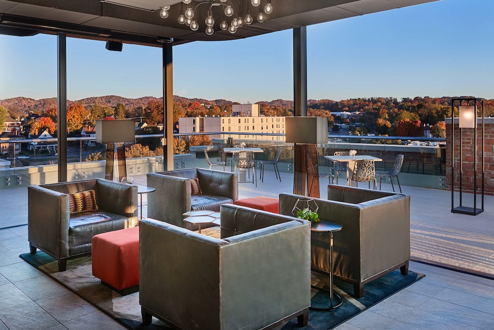 The Bristol Hotel - photo 40