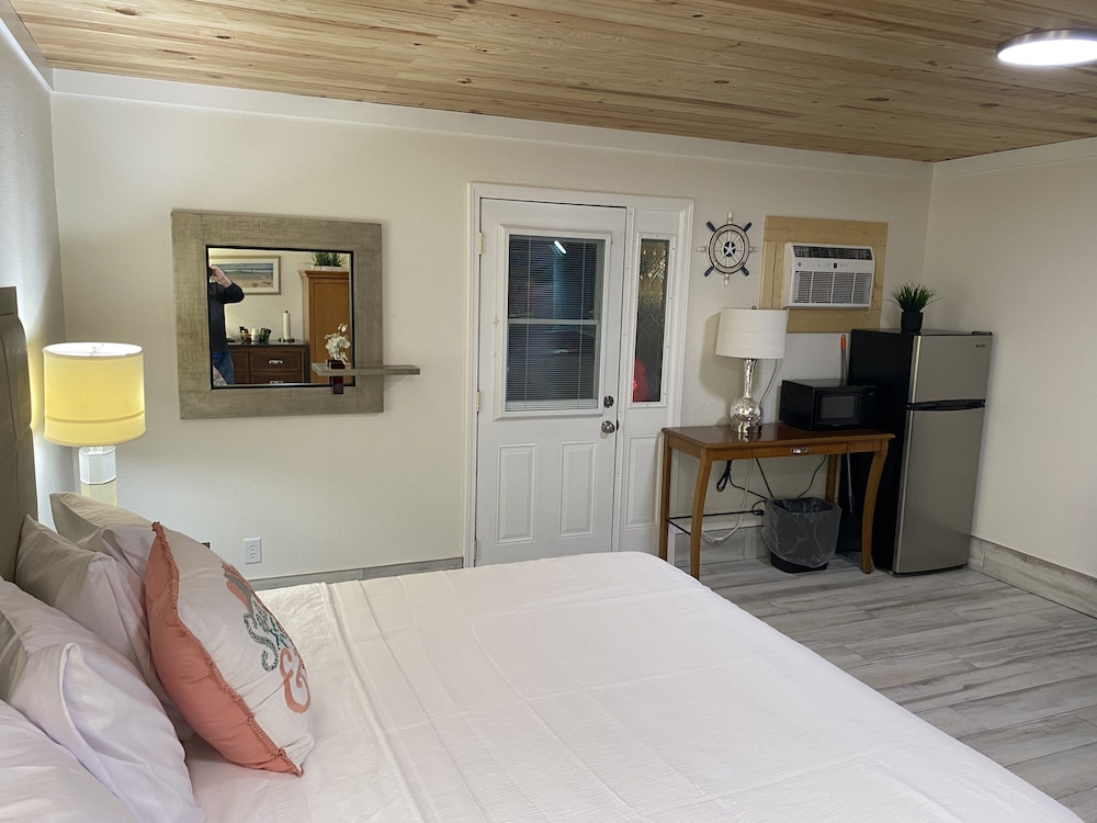 Gulf Coast Inn - photo 18