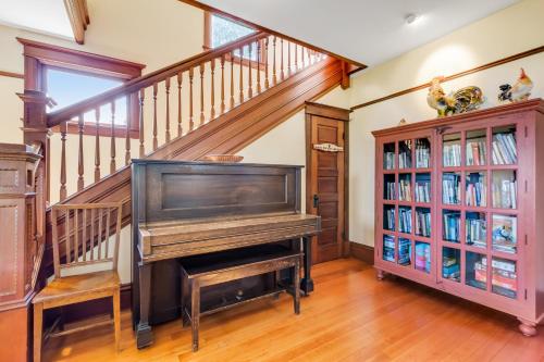 Marty’s Place — Langley — photo 3
