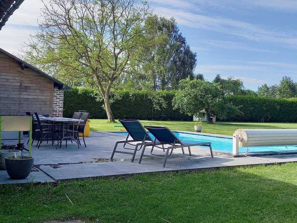 Aux P'tits Bonheurs la Grange — 4-Star Luxury Hotel in Lorgies, France