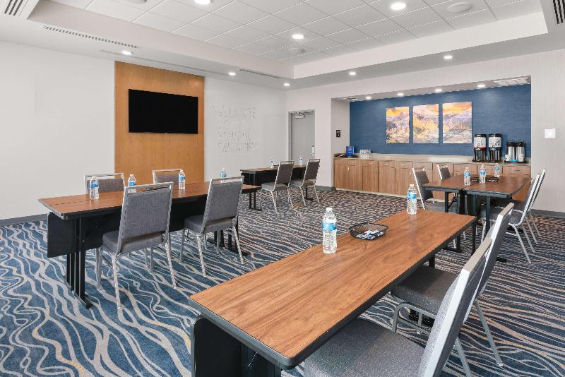 Hampton Inn Bellingham Airport - photo 72