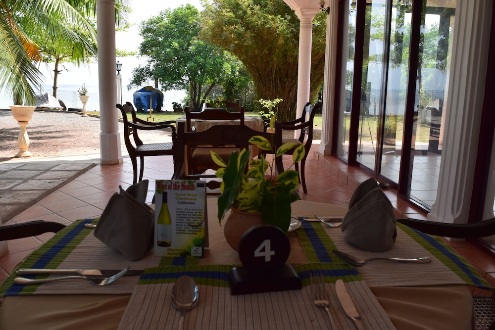 Hotel Lagoon Paradise in Negombo, Sri Lanka