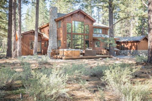 Caleb Drive 12802 by East West Hospitality in Truckee, United States
