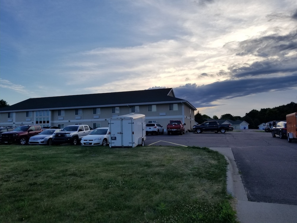 Bilmar Inn & Suites Dell Rapids Near Sioux Falls - photo 153