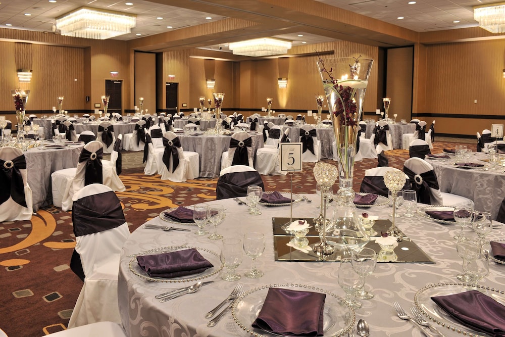Embassy Suites Hotel Des Moines Downtown - photo 46