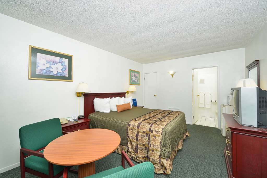 Americas Best Value Inn Chico - photo 6