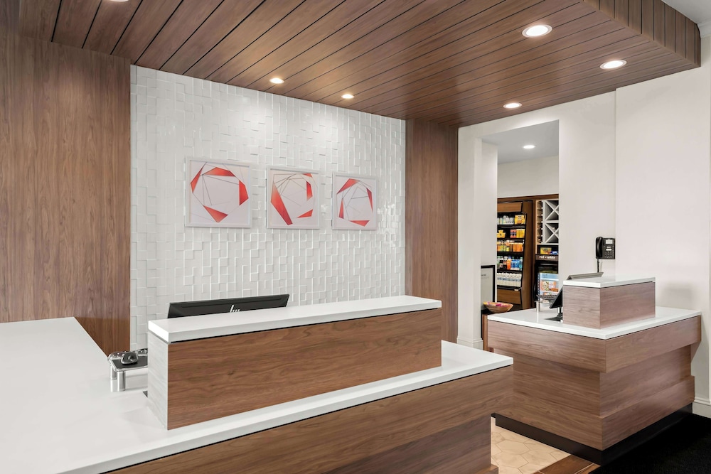 Hilton Garden Inn Suffolk Riverfront - photo 4