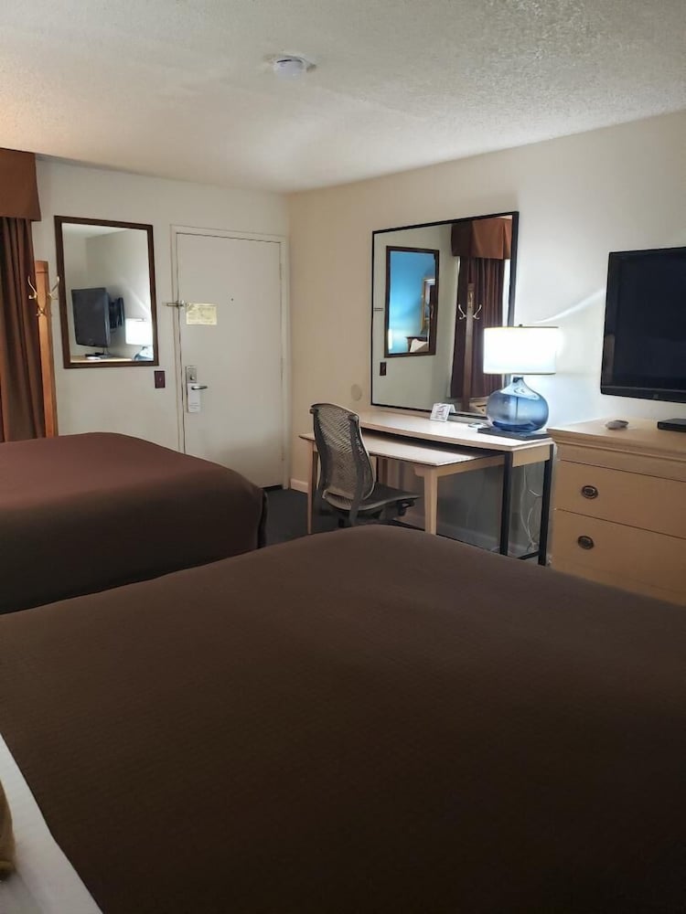 O'cairns Inn & Suites - photo 10