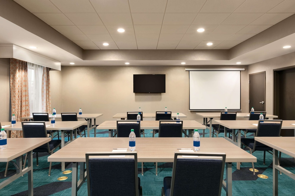 Hampton Inn Kernersville - photo 29
