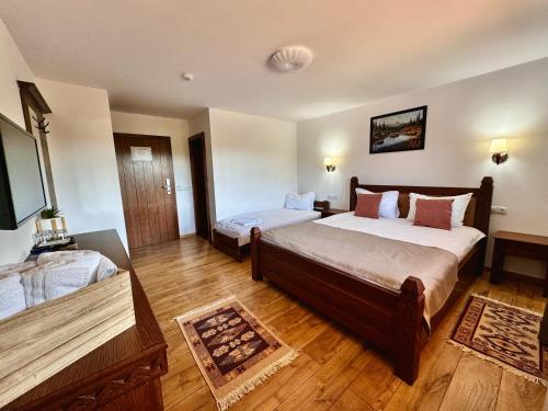 Pensiunea ROCA Maramureș — 4-Star Luxury Hotel in Desesti, Romania