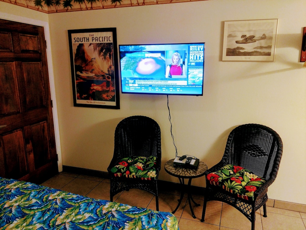 Amelia's Landing Hotel - photo 8