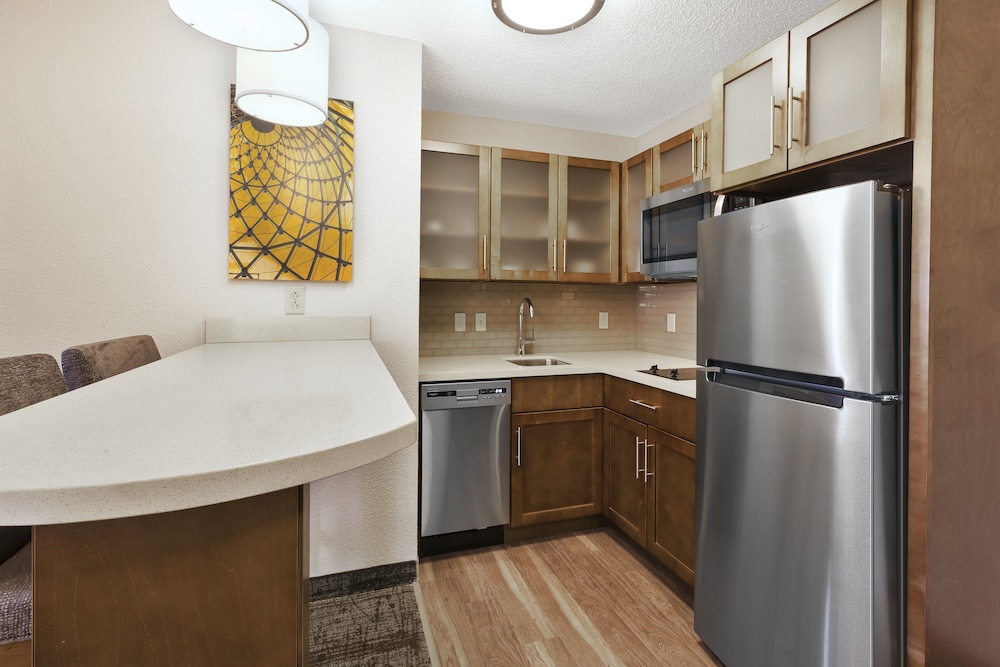 Staybridge Suites Columbia by IHG - photo 32