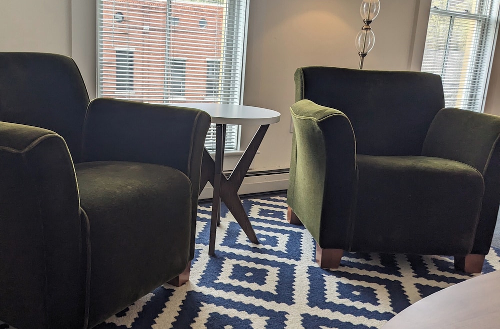 Bristol Suites - photo 36