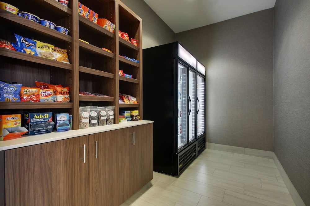 Holiday Inn Express Hotel & Suites Vernon College Area by IHG - photo 41