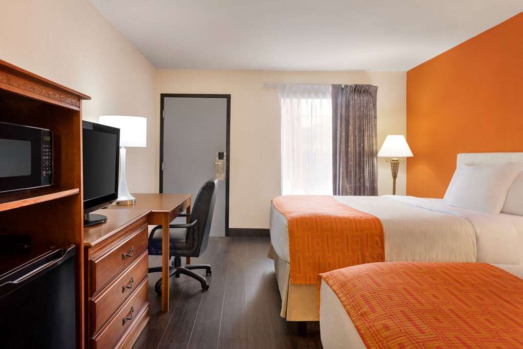 Howard Johnson by Wyndham Chattanooga Lookout Mountain I 24 - photo 17