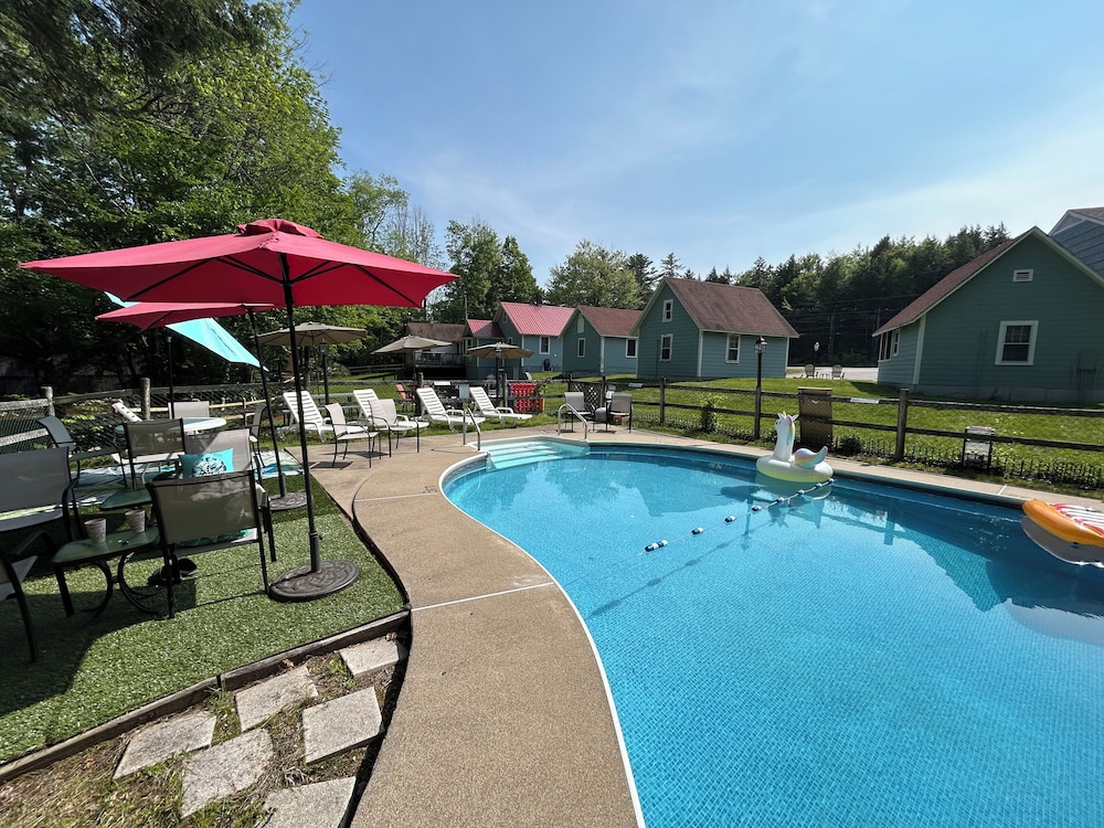 White Mountain Motel And Cottages - photo 56