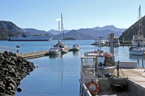 Oxley's Superior Apartment — 4-Star Luxury Hotel in Picton, New Zealand