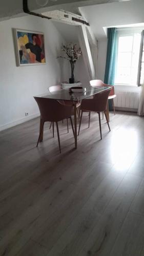 Aleida in La Rochelle, France