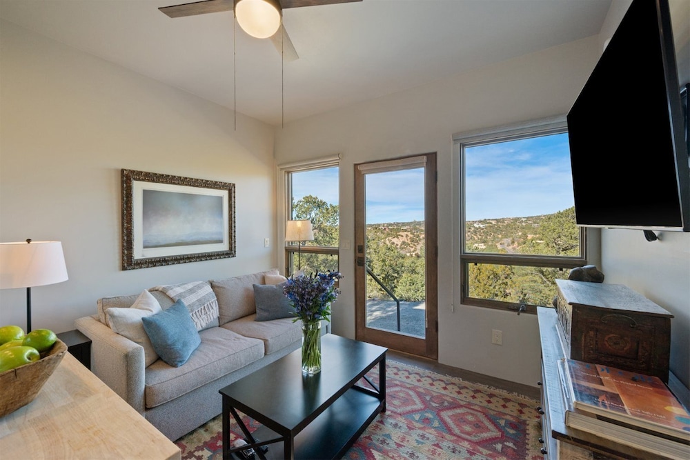 1Bd Paz in Santa Fe, United States