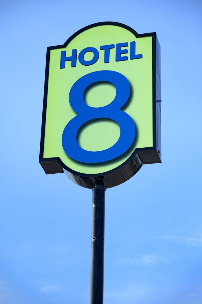 Hotel 8 Fergus Falls - photo 35