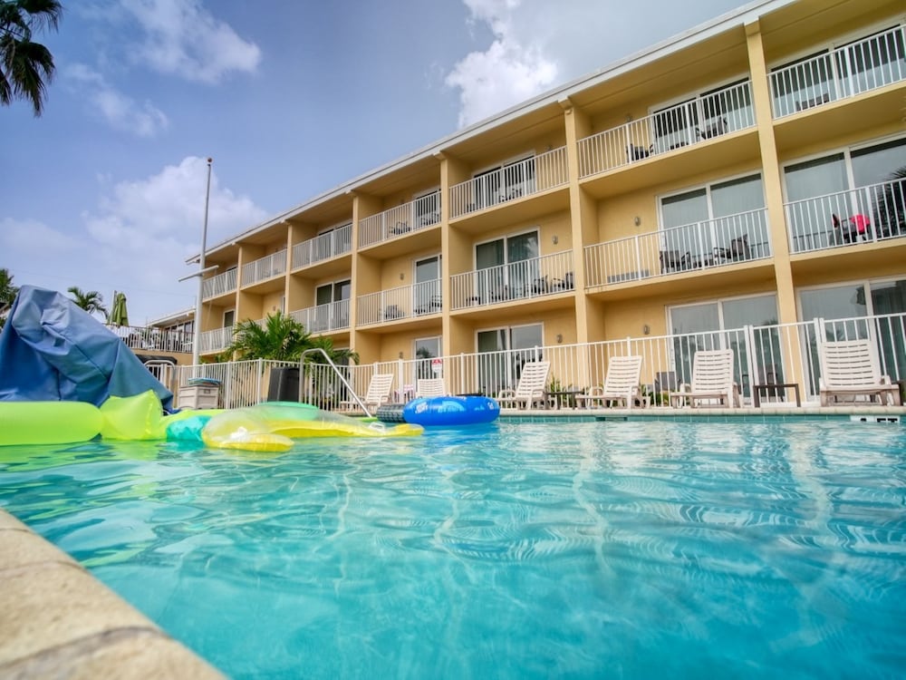 Treasure Island Hotel and Marina - photo 24