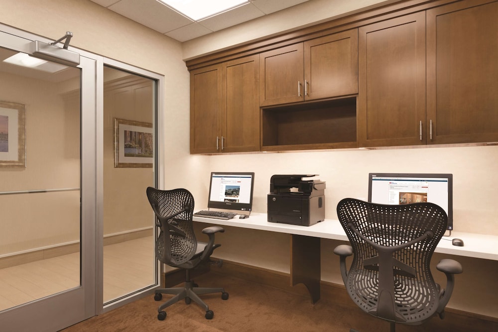 Hilton Garden Inn Boston Logan Airport - photo 56