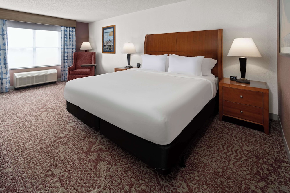 Hilton Garden Inn Milford - photo 12