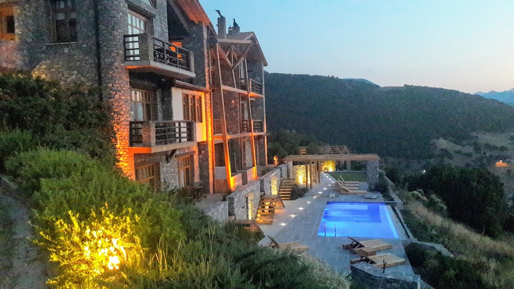 Azanias Chalet — 4-Star Luxury Hotel in Kalavryta, Greece