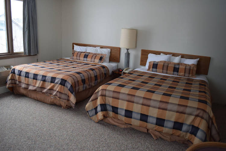 Oneida Village Inn - photo 8