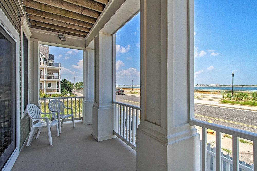 Idyllic Oceanfront Home on Atlantic City Boardwalk - photo 17