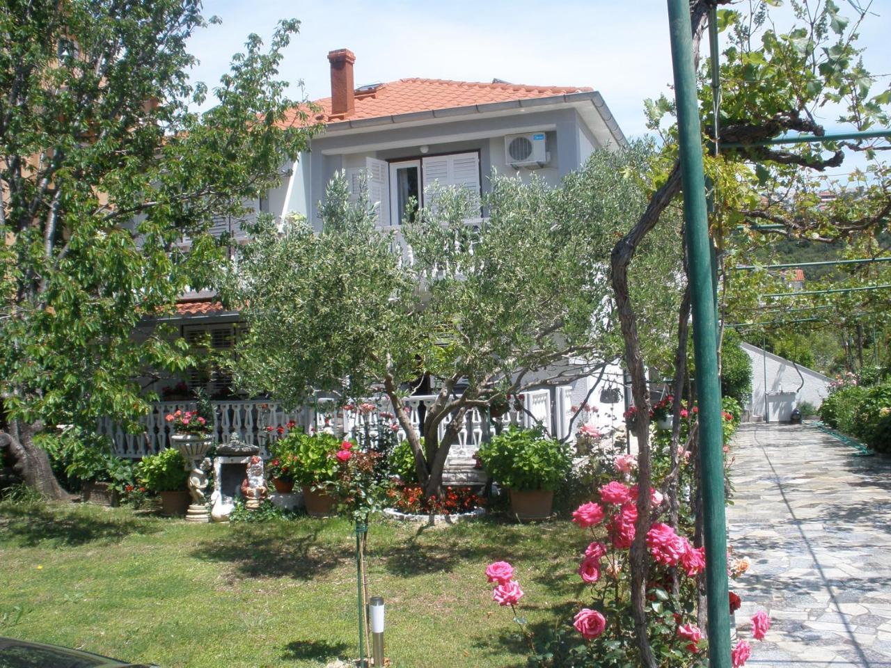 Apartmani i sobe Mara in Rab, Croatia