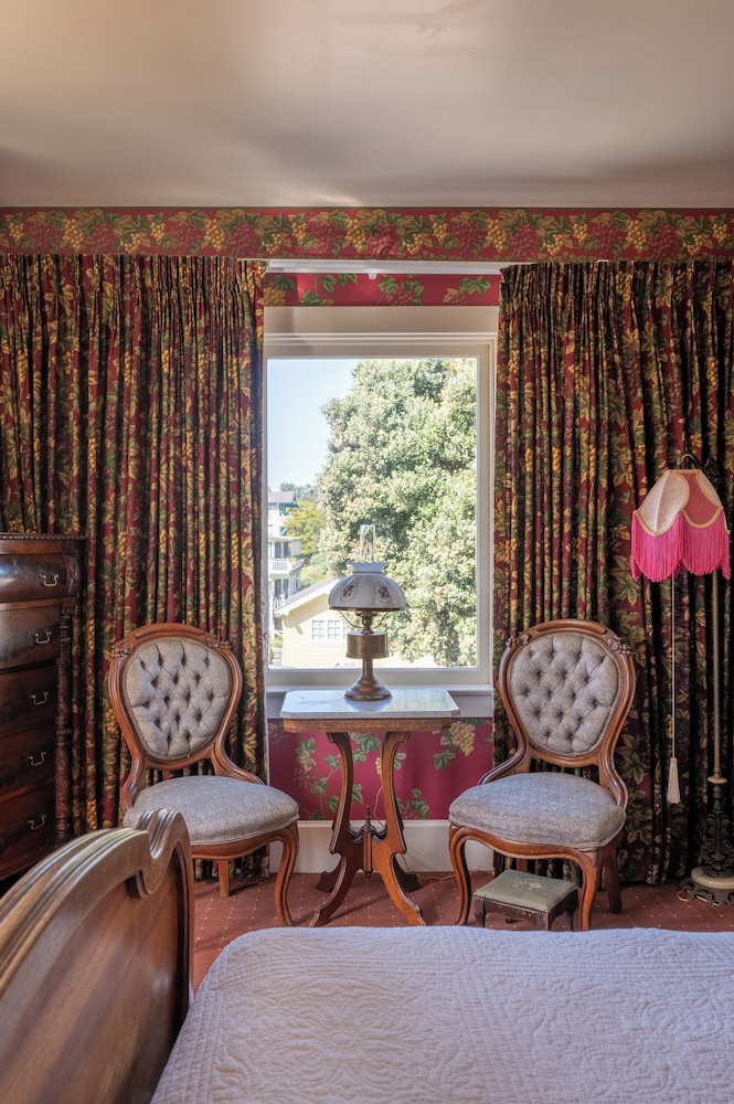 Martine Inn - photo 43
