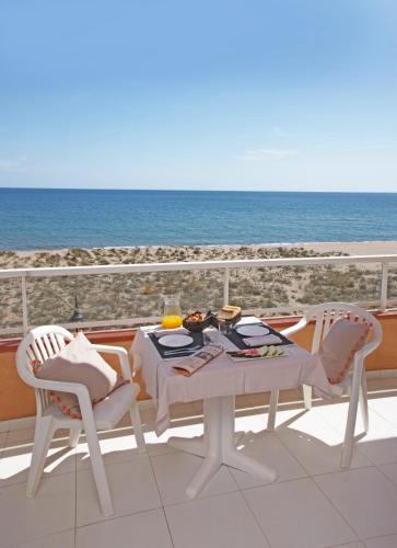 Apartamentos Golf Mar I & II by La Costa Resort in Pals, Spain