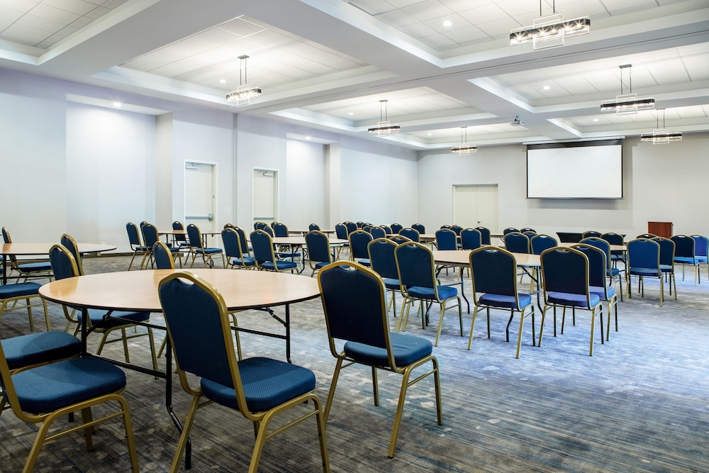 SpringHill Suites Chester - photo 35
