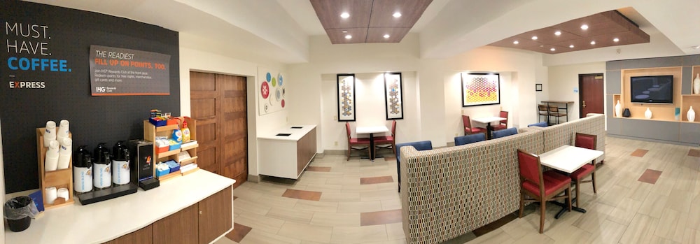 Holiday Inn Express Hotel & Suites Decatur by IHG - photo 34