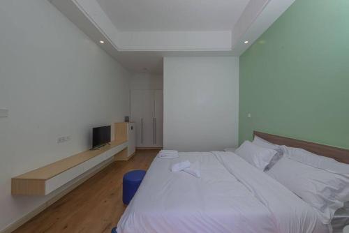 Magnificent 1Br Gem at Laurel