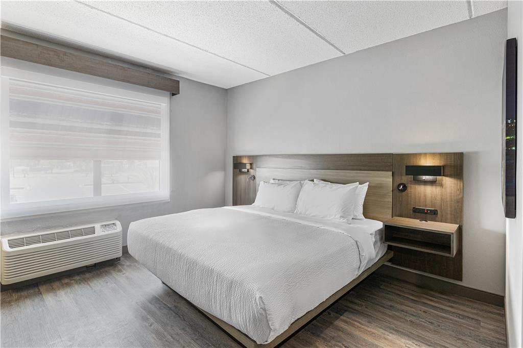Best Western Plus Savannah Gateway - photo 9