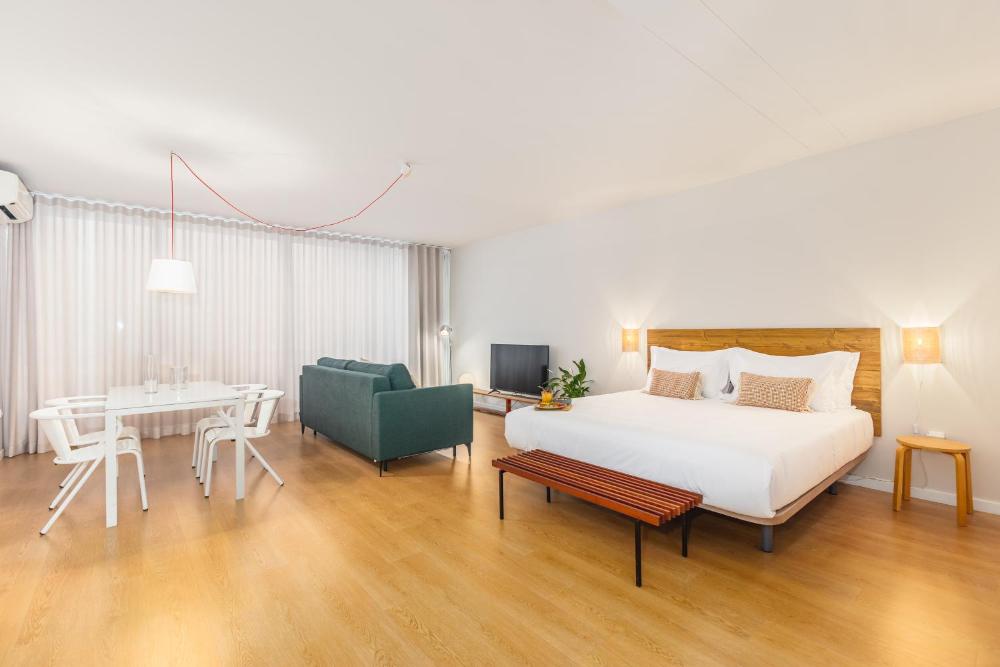 Dream On Clérigos Lofts — 4-Star Luxury Hotel in Porto, Portugal