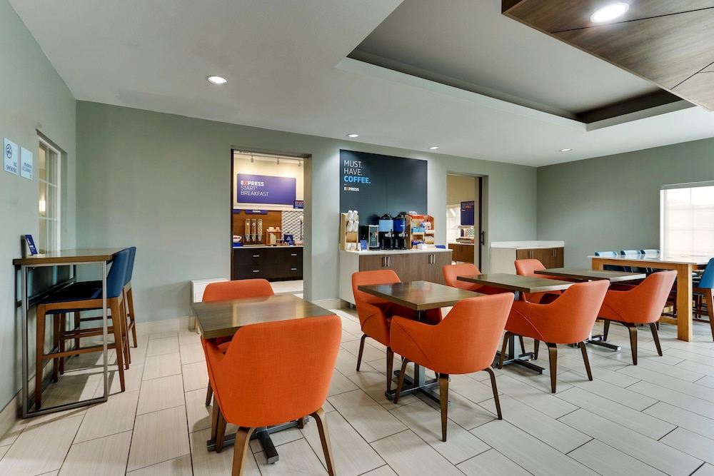 Holiday Inn Express & Suites Ardmore by IHG - photo 48