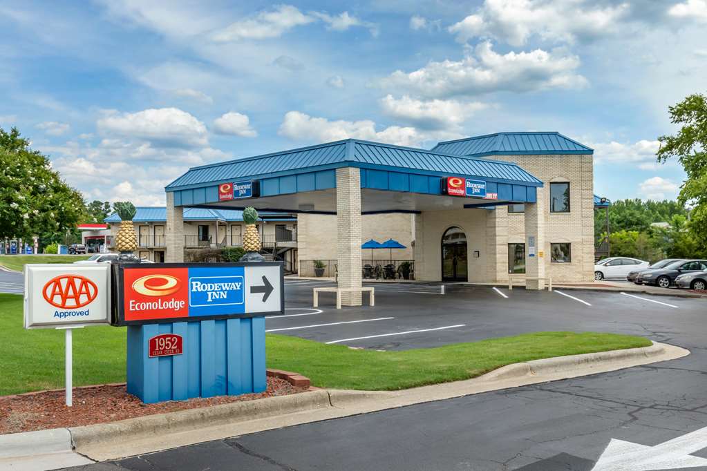 Econo Lodge Fayetteville I 95 - photo 4