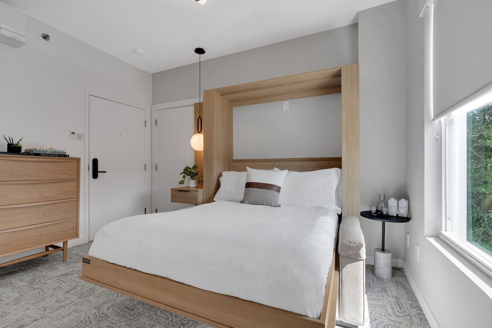 The St Laurent Social Club & Guest Rooms - photo 22
