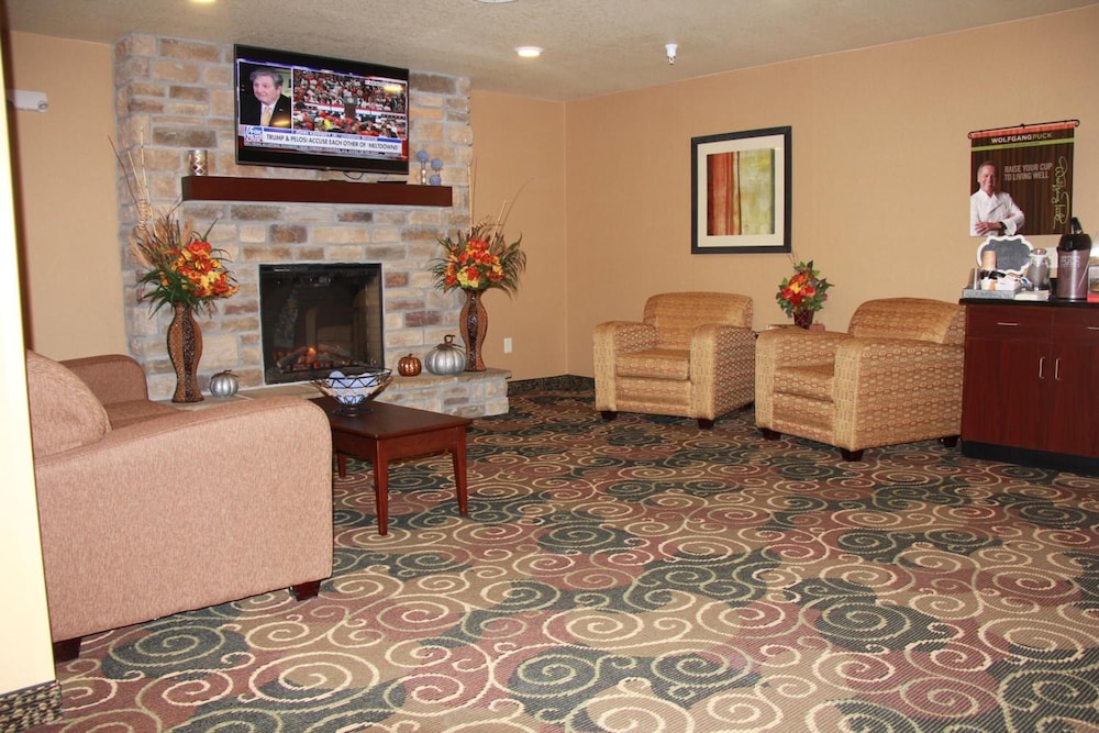 Castle Rock Inn & Suites - photo 3
