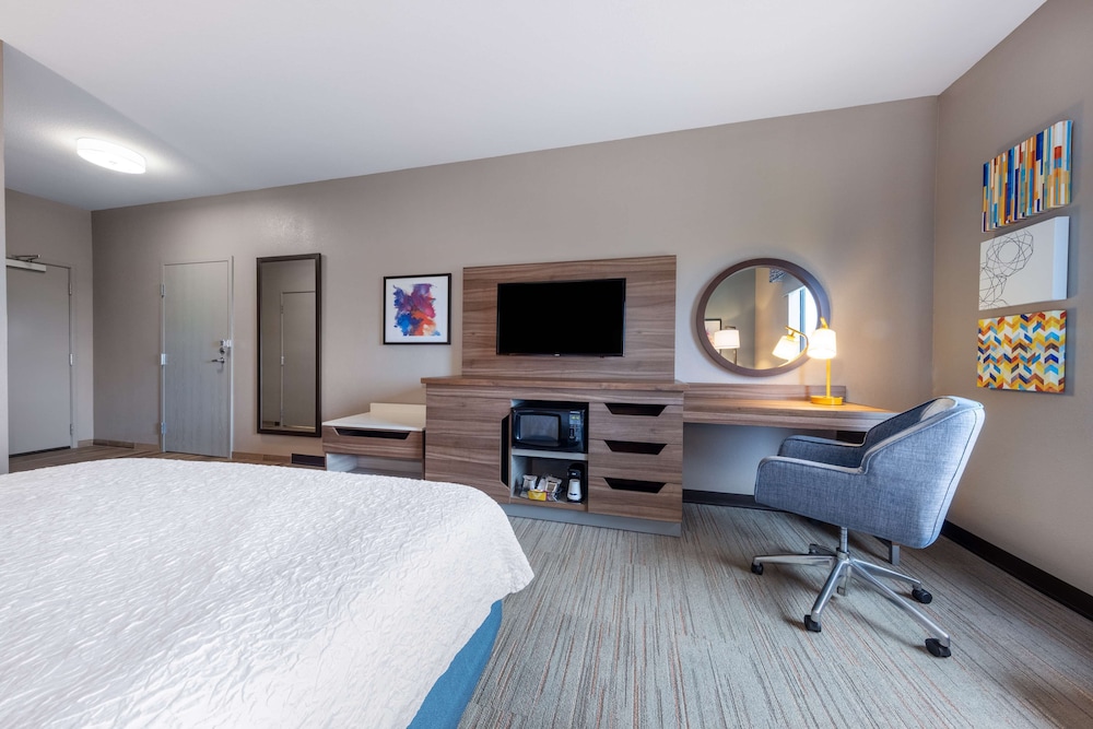 Hampton Inn St. Robert Ft. Leonard Wood - photo 14