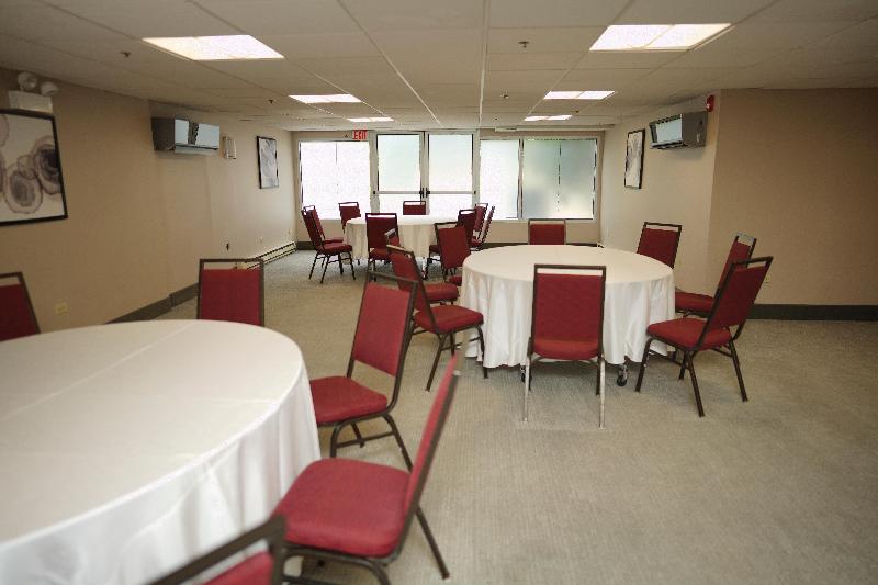Holiday Inn & Suites Chicago Carol Stream by IHG - photo 47