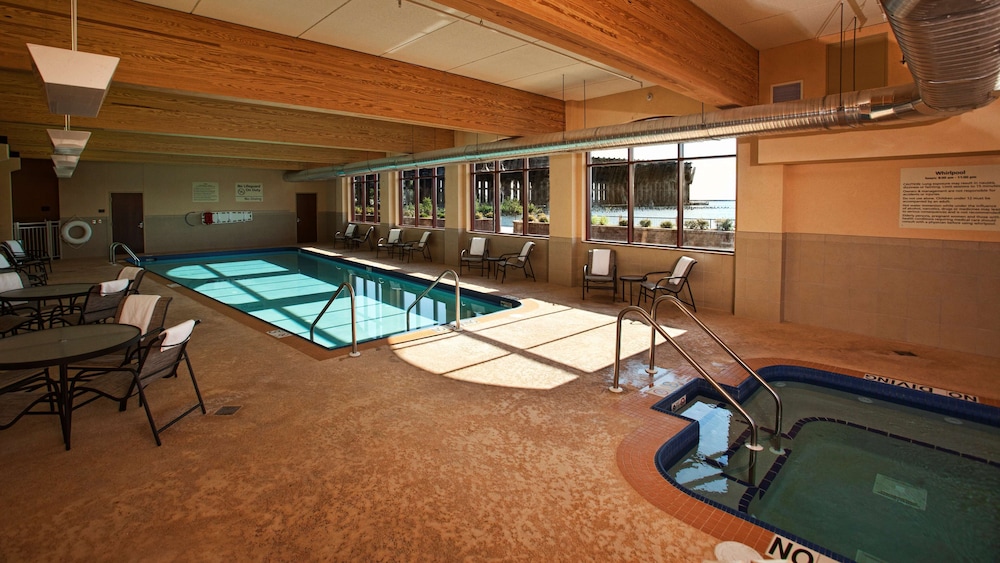 Hampton Inn Marquette Waterfront - photo 31